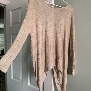 EUC SHEAR LONG SLEEVE SIZE SMALL
